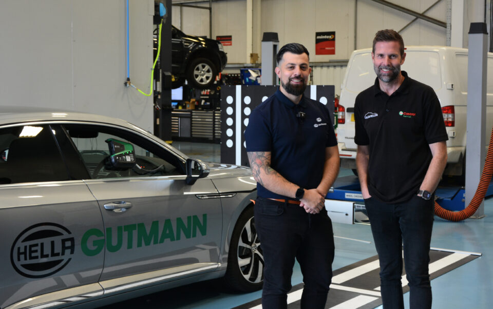 LtR: Hella Gutmann’s UK Sales Manager, Riccardo Sorano with Oldfields Garage Director, Tim Benson